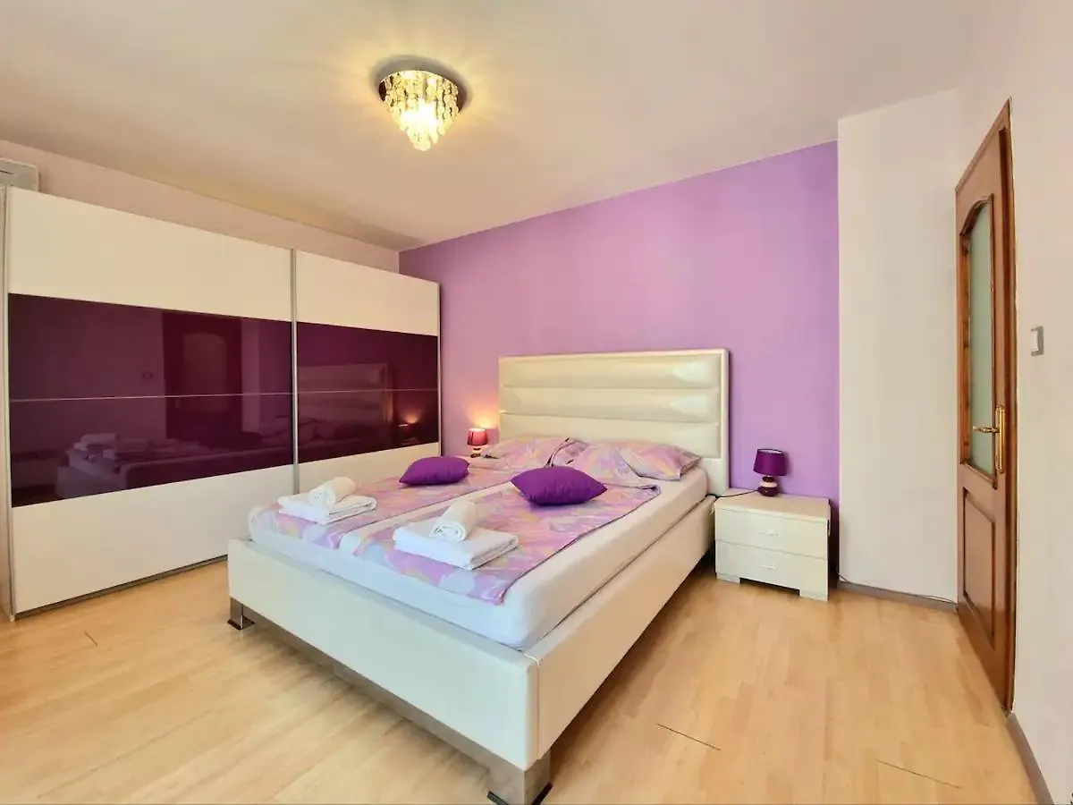 Sunny View Apartment With Garage Burgas