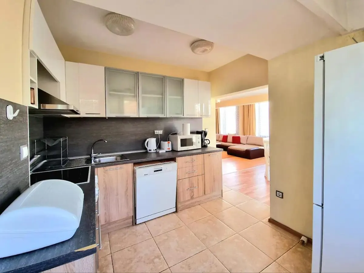 Sunny View Apartment With Garage Burgas