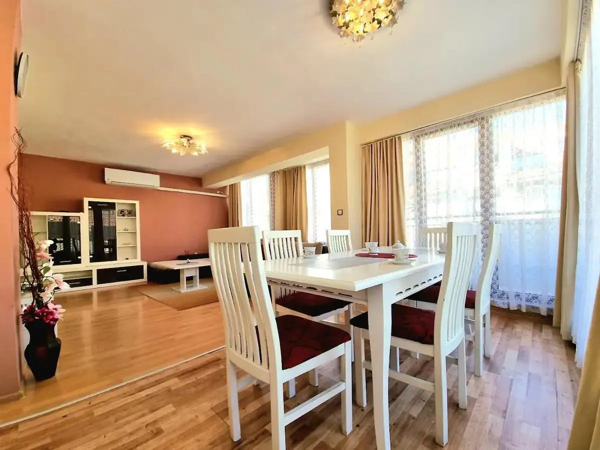 Sunny View Apartment With Garage Burgas
